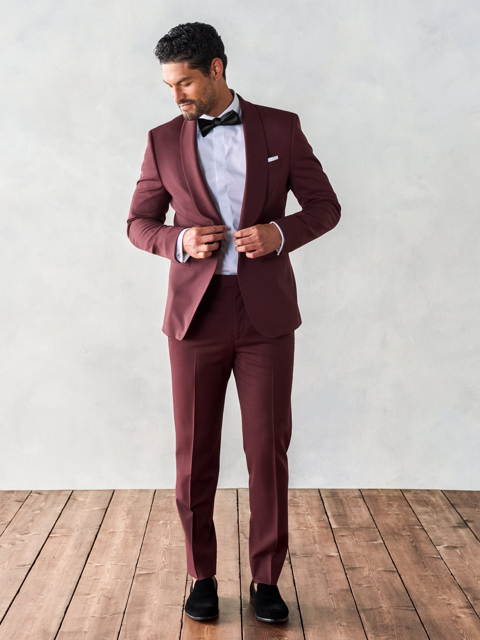 burgundy suit what tie