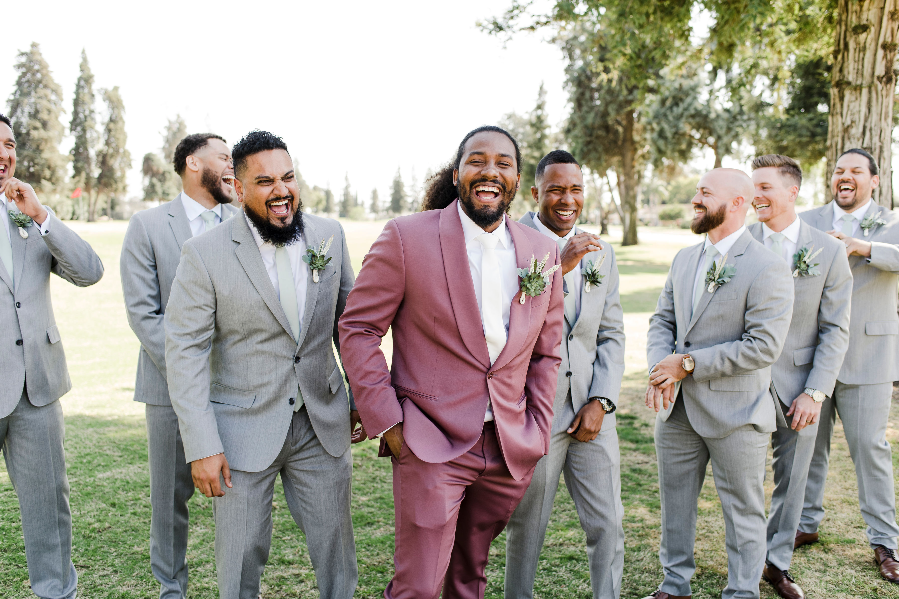 Groomsmen Attire: Find the Right Fit for Your Crew