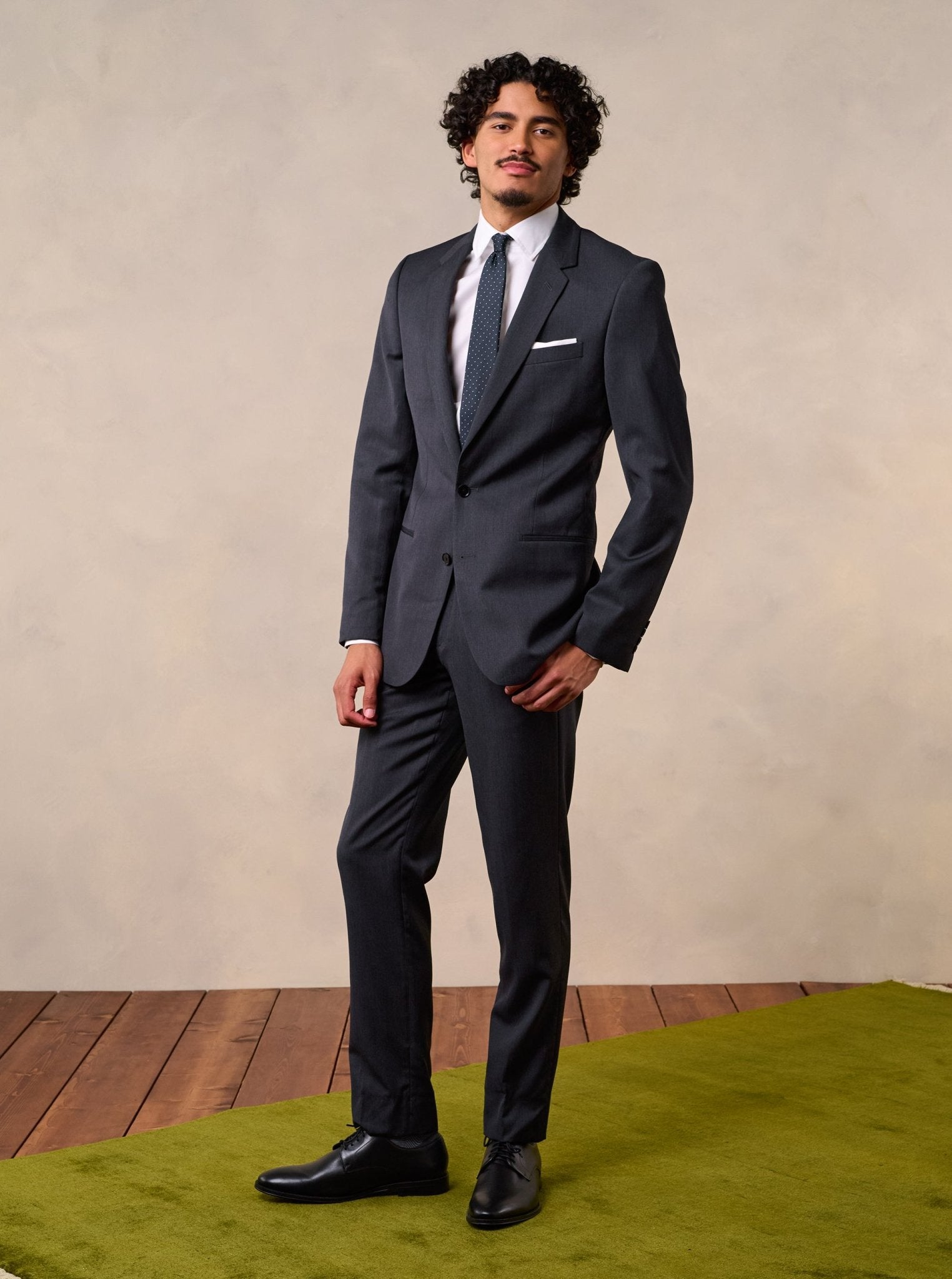 The Black Tux Charcoal Suit Jacket In Grey/Black | Size: 46 | Wool/Marino Wool